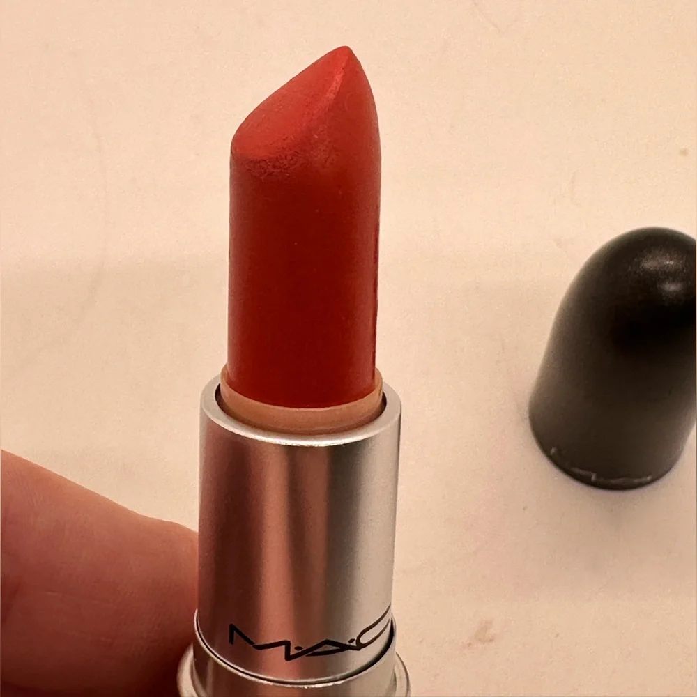 MAC 829 Satin Lipstick~PEACHY NEW‎ YEAR~Soft Peach Gold Undertone New!